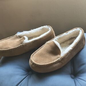Tan Ugg Slippers